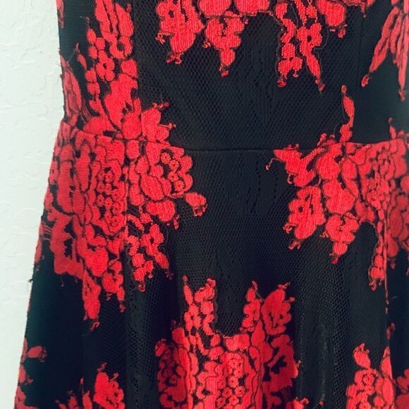 City Studio Black & Red Lace Floral Fit & Flare Dress Size Small - Picture 5 of 15